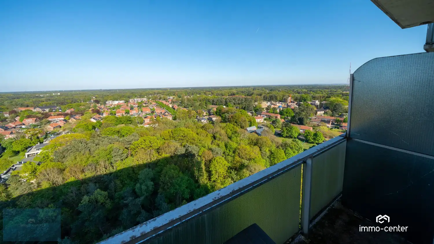 Wonen op topniveau — lichtrijk 2-slaapkamerappartement met uniek panoramisch uitzicht in Genk foto 14