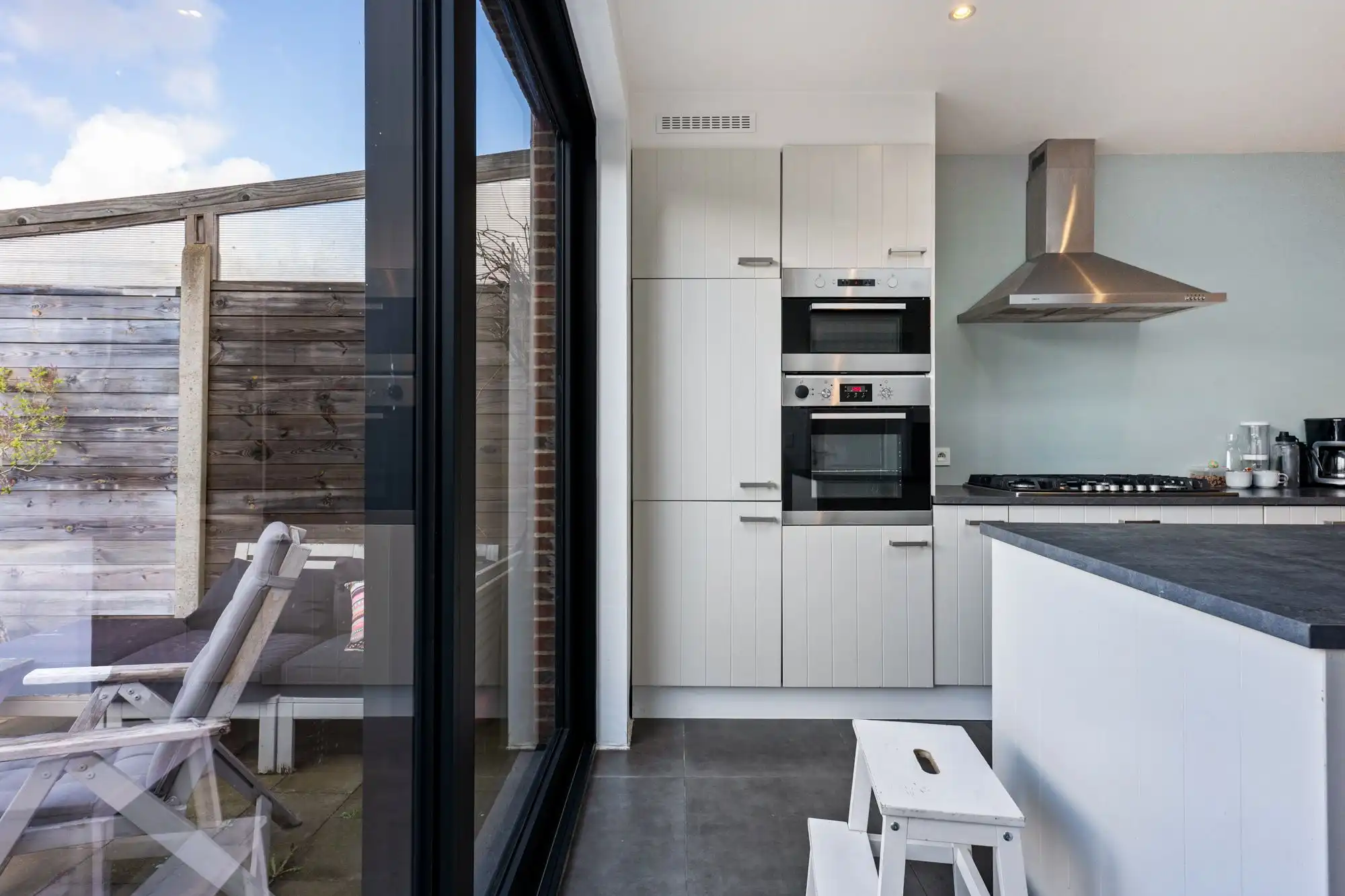 Ruimte, licht en comfort - De ideale gezinswoning met 4 slaapkamers en tuin in Brasschaat! foto 9