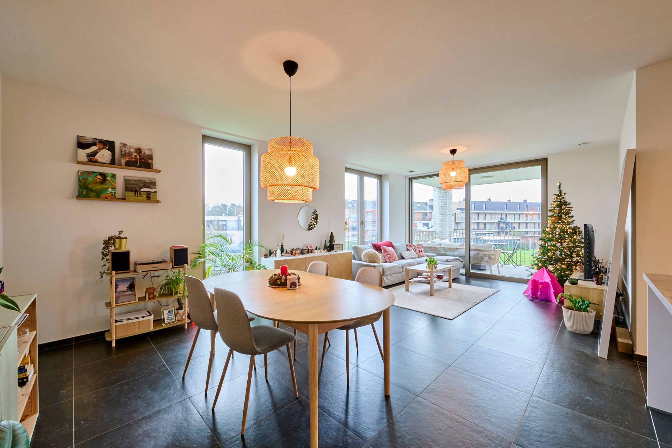 Energiezuinig 2 slpk appartement - terras - parking foto 3