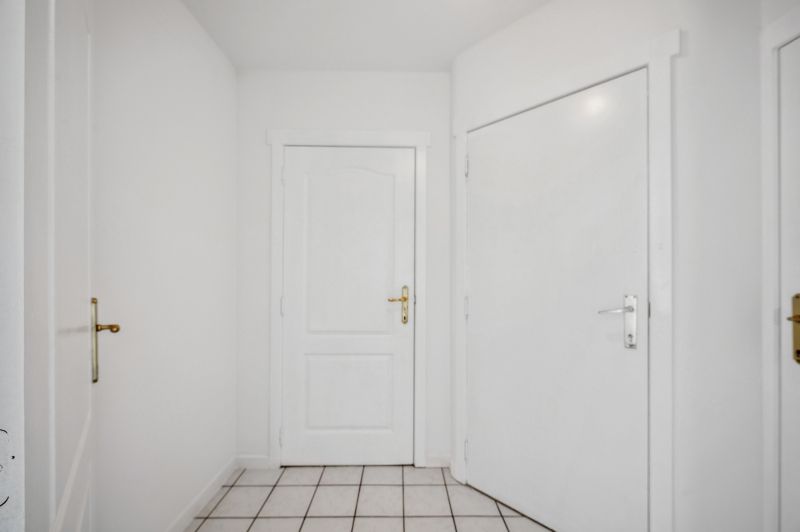 Ruim appartement op de 2 de verdieping foto 5