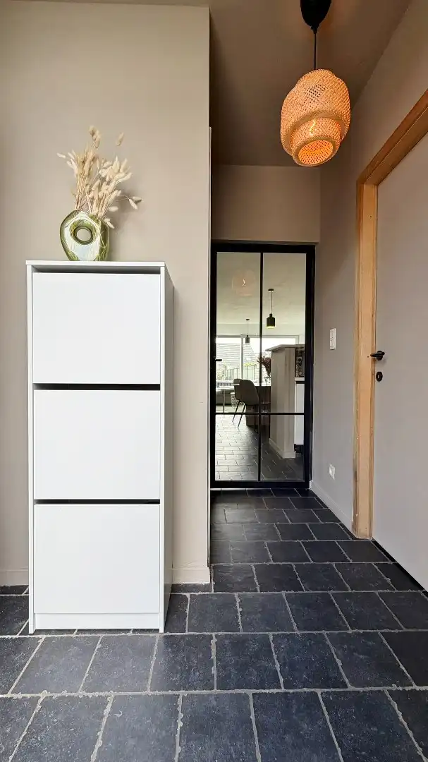 Instapklare, volledig gerenoveerde en energiezuinige woning te koop in het charmante Mesen! foto 2