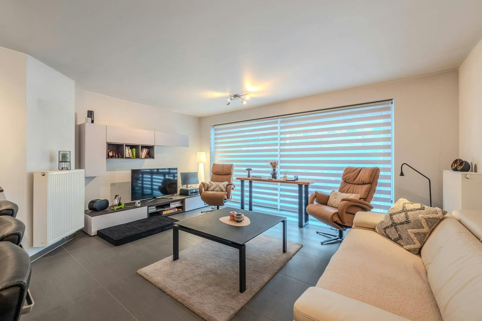 Recent gelijkvloers appartement met 2 slaapkamers en terras! foto 3