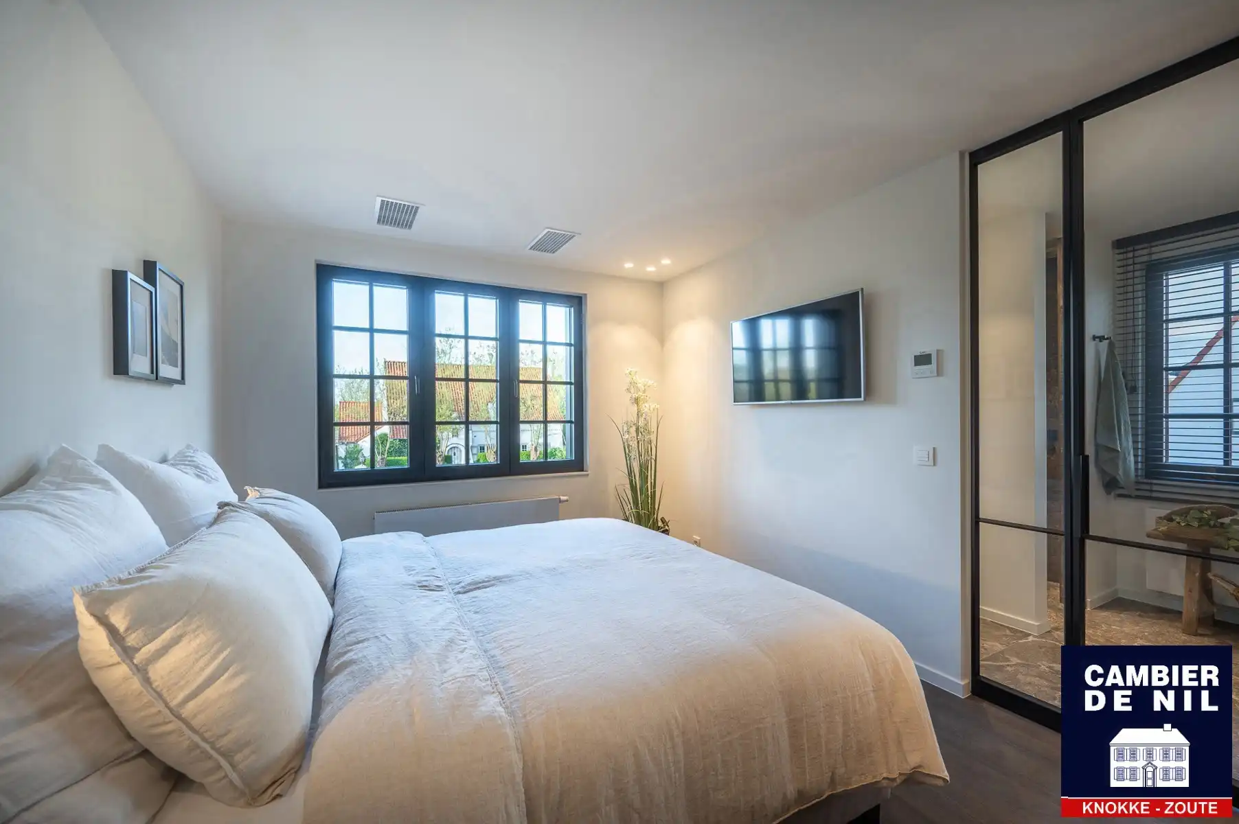 Ruime, volledig gerenoveerde villa aan de rand van het Zoute foto 11