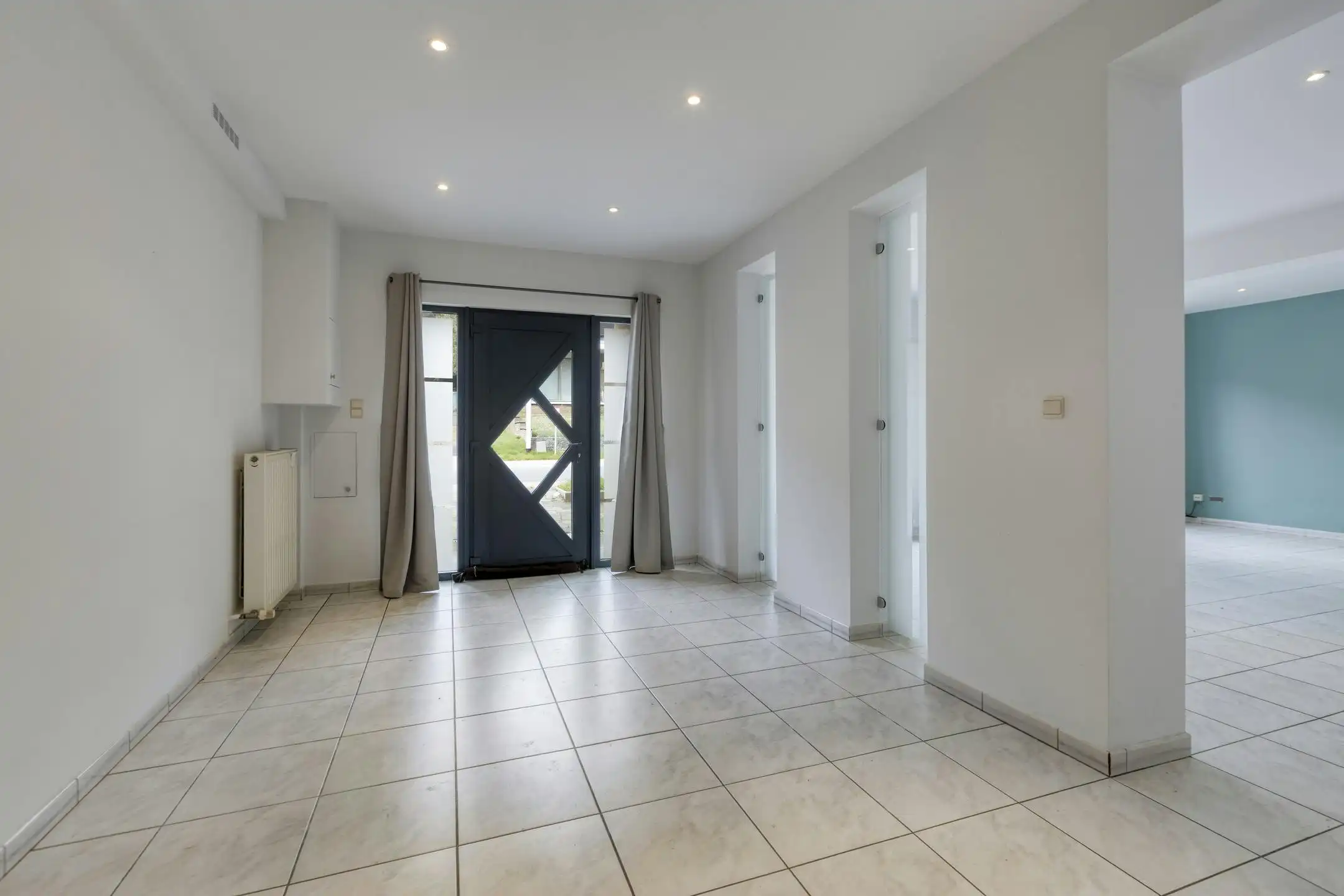 Opbrengsteigendom met 2 appartementen en hangaar te Lummen foto 4