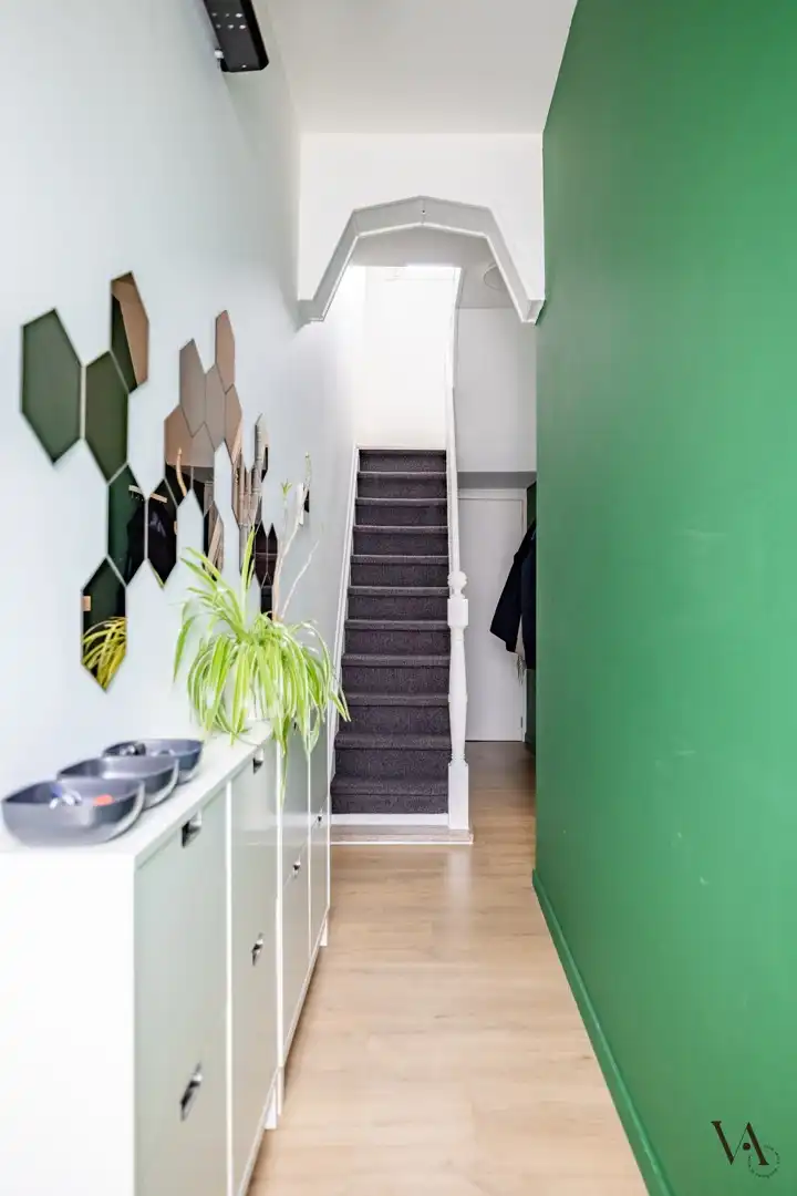 Volledig gerenoveerde woning met koer en dakterras in rustig straatje in Leuven foto 4