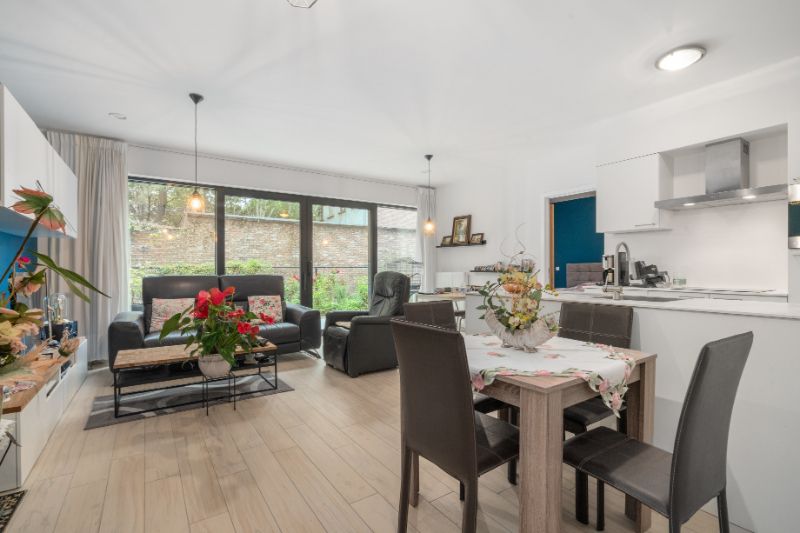Instapklaar gelijkvloers appartement in het hart van Lokeren! foto 3