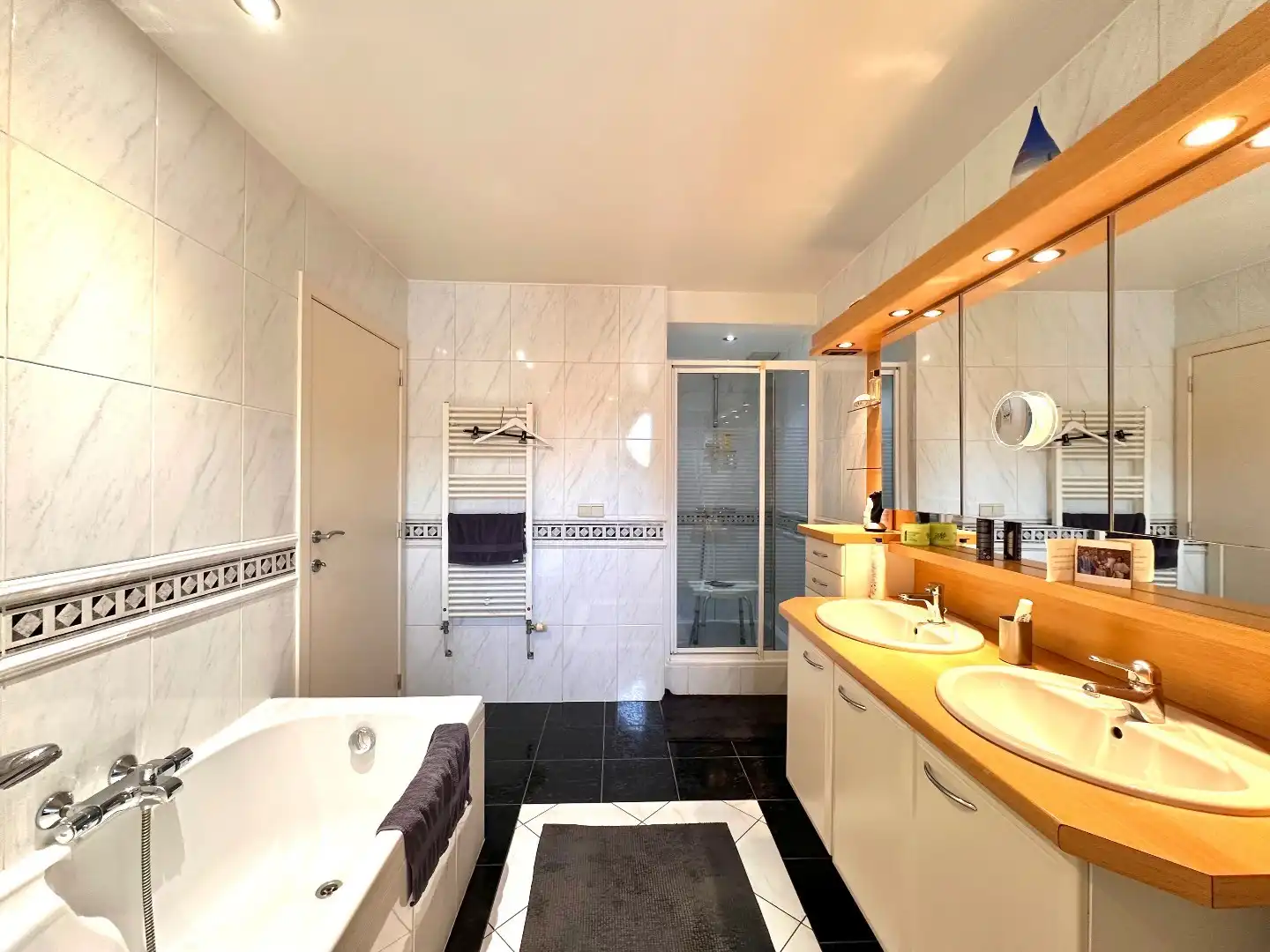 Zeer ruime, moderne gezinswoning op toplocatie in Tongeren foto 25