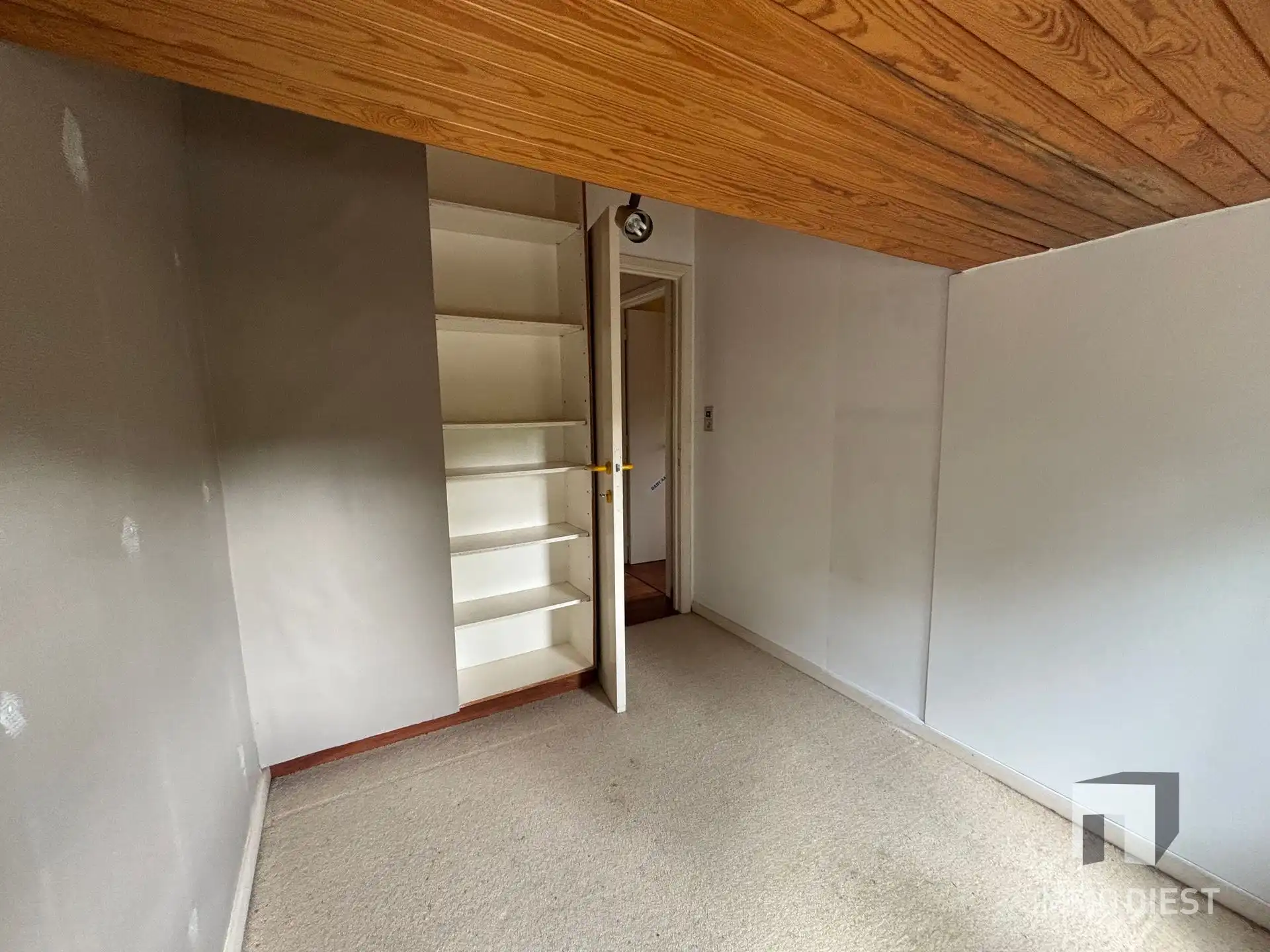 Te koop: Te renoveren vrijstaande woning met 3 slaapkamers en ruime garage  foto 19