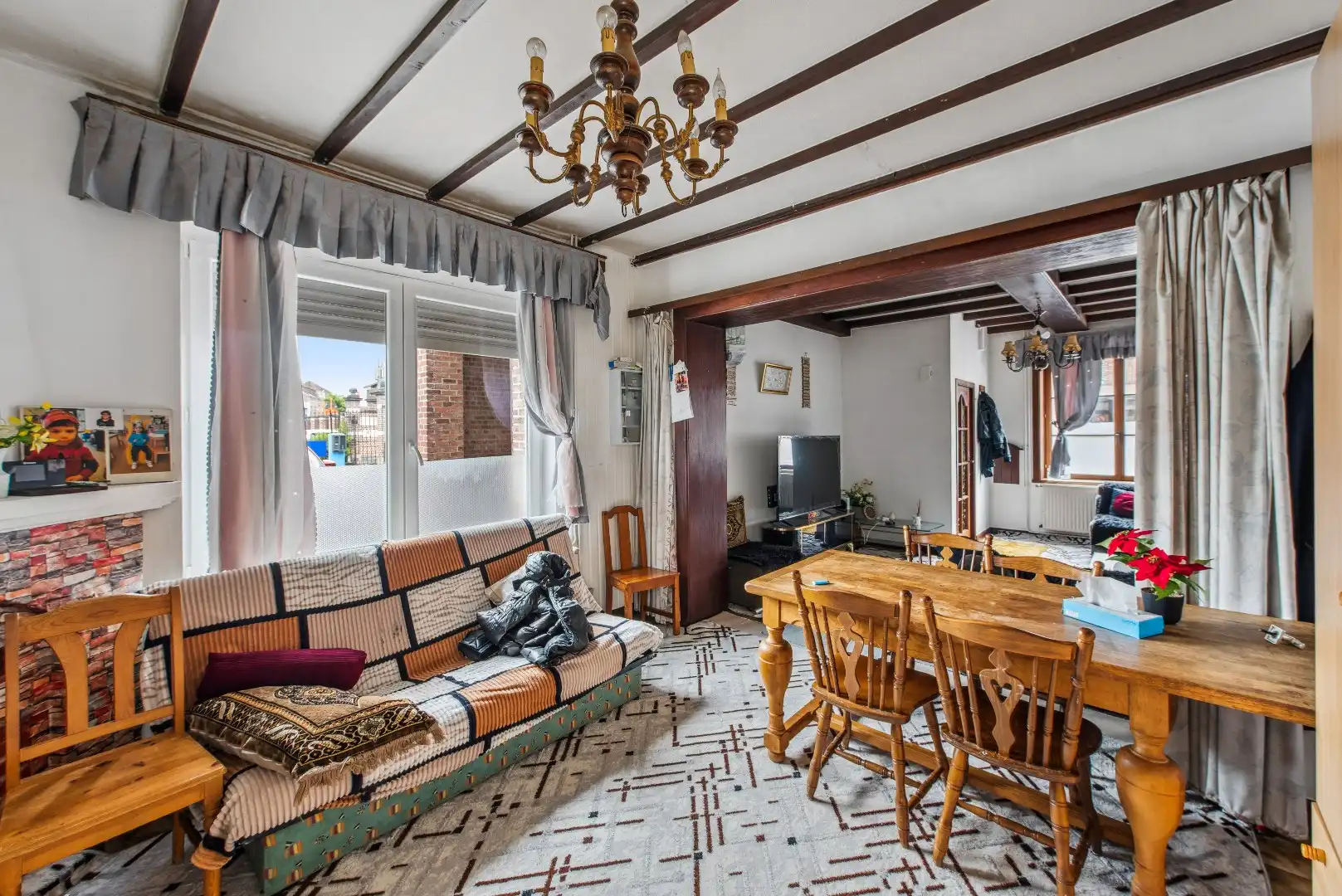 Ruime gezinswoning met 3 slaapkamers en garage pal in centrum foto 7