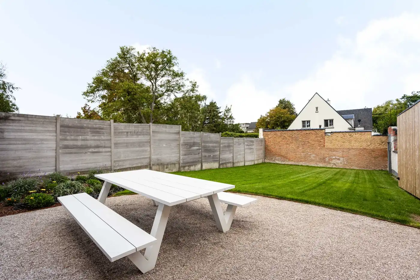 Ruime gerenoveerde woning met 4 slaapkamers, tuin en garage foto 29