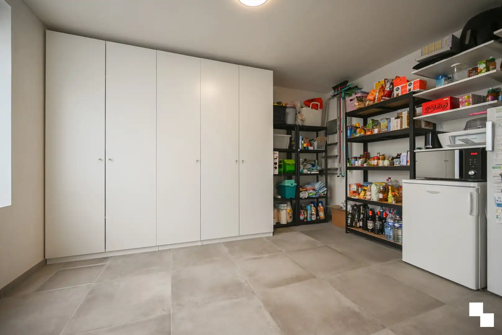 Rustig gelegen, instapklare gezinswoning met drie slaapkamers te Izegem foto 6