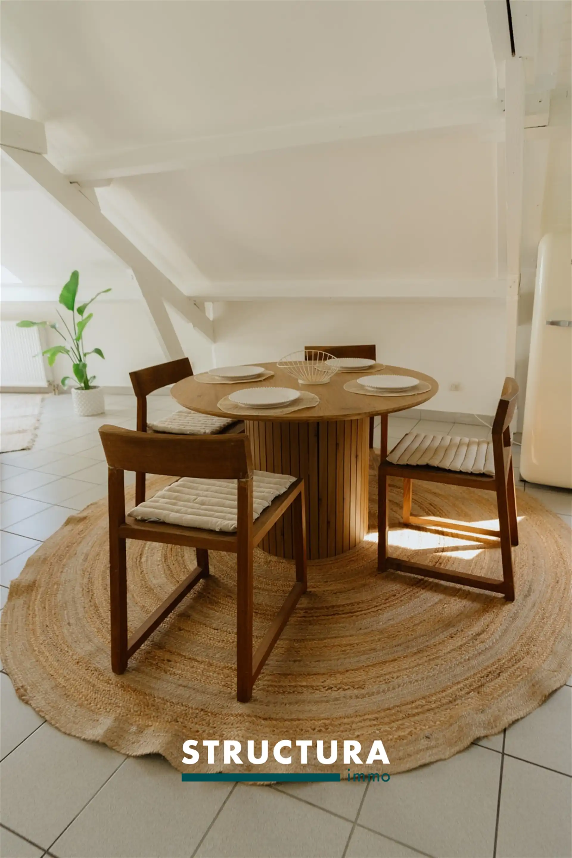 Bemeubelde loft op centrale ligging foto 4
