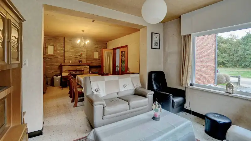 Perceel bouwgrond met af te breken gebouwen foto 7