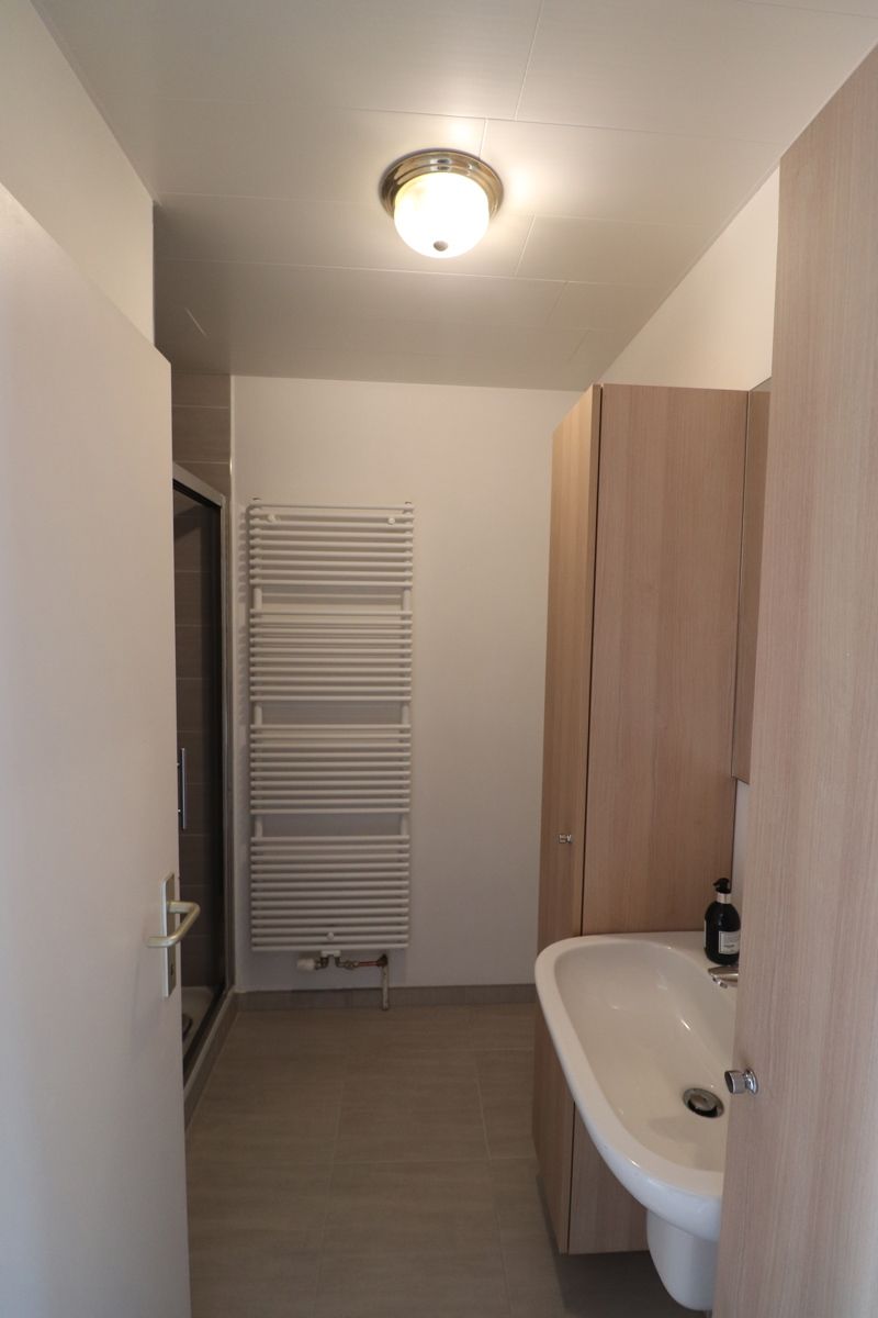 Dakappartement met 2 slaapkamers en garage in Beerse. foto 11