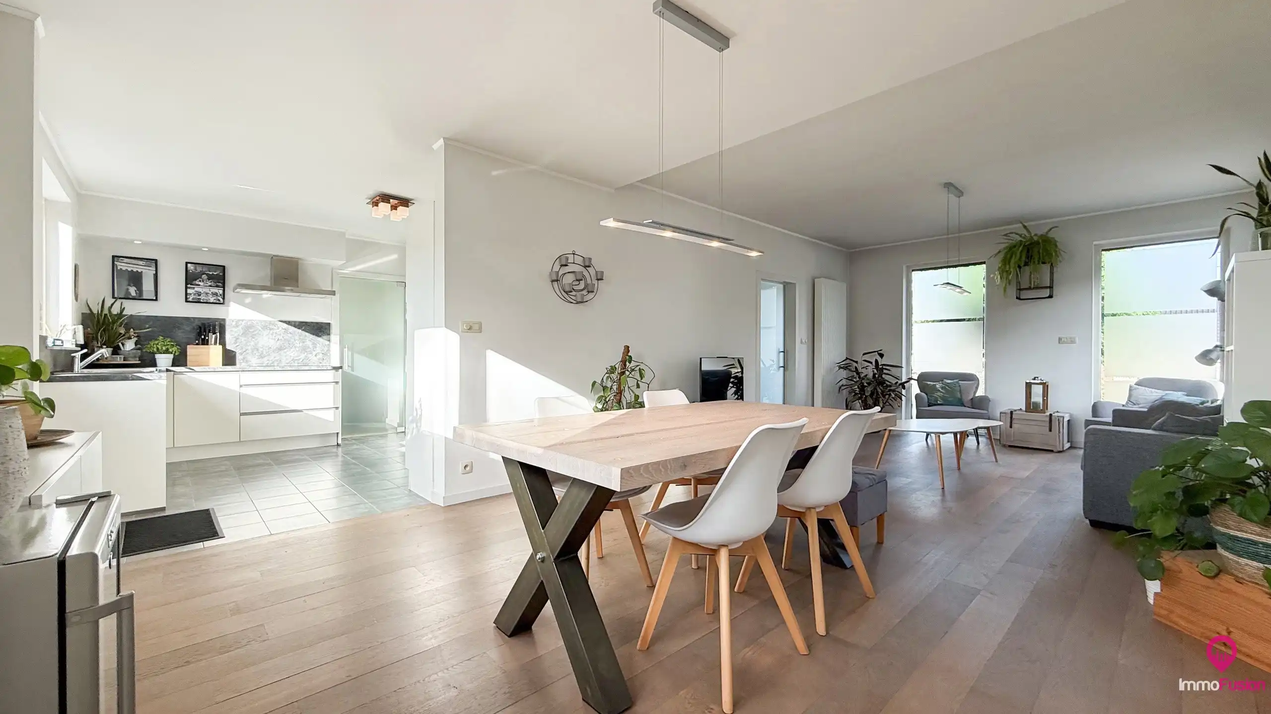 Stijlvolle, instapklare woning met 3slpk + veel lichtinval! foto 9