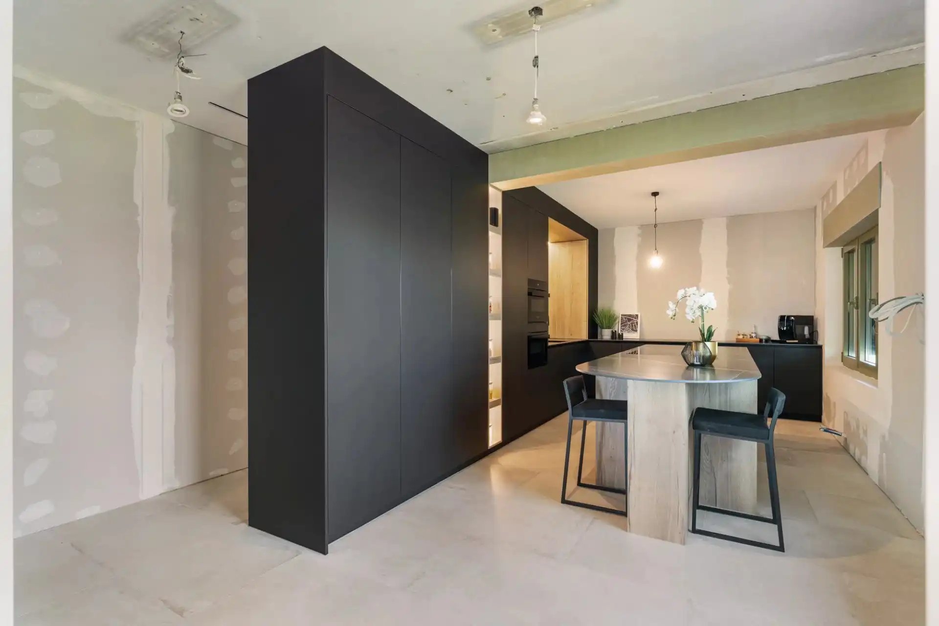 Vernieuwde gezinswoning met tuin en dubbele garage te Herk-de-Stad foto 5