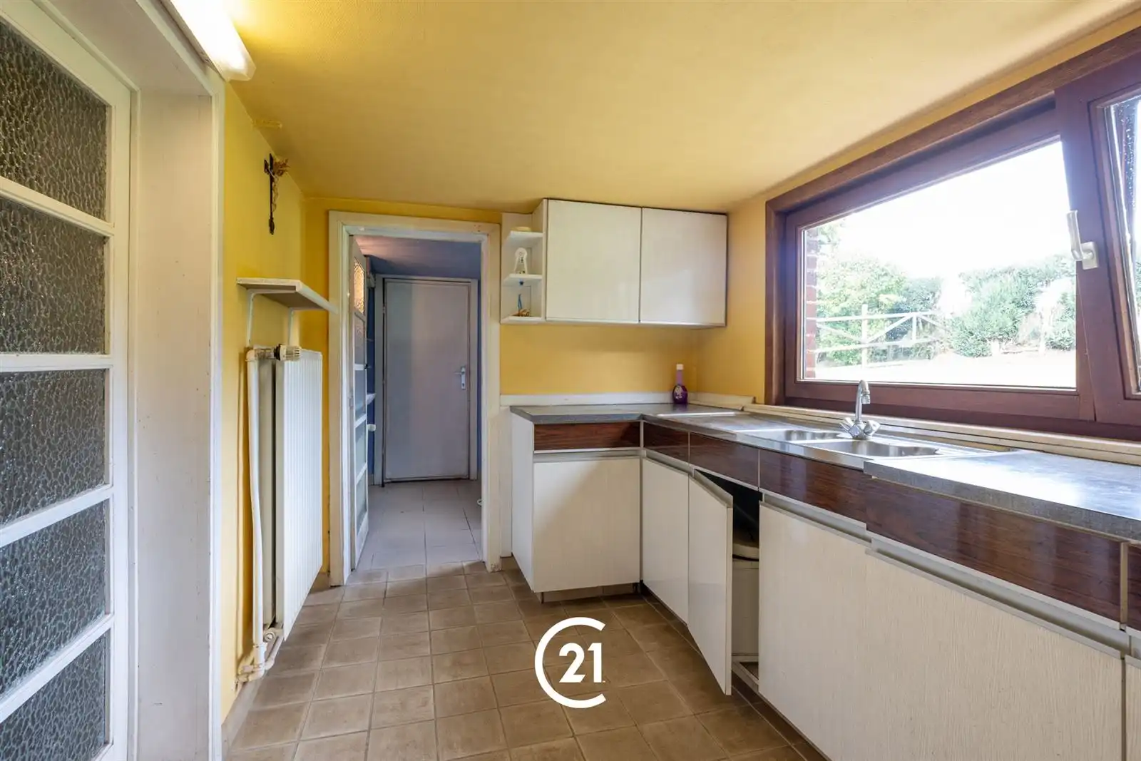 Te renoveren woning op een ruim perceel van 2.220 m² foto 9