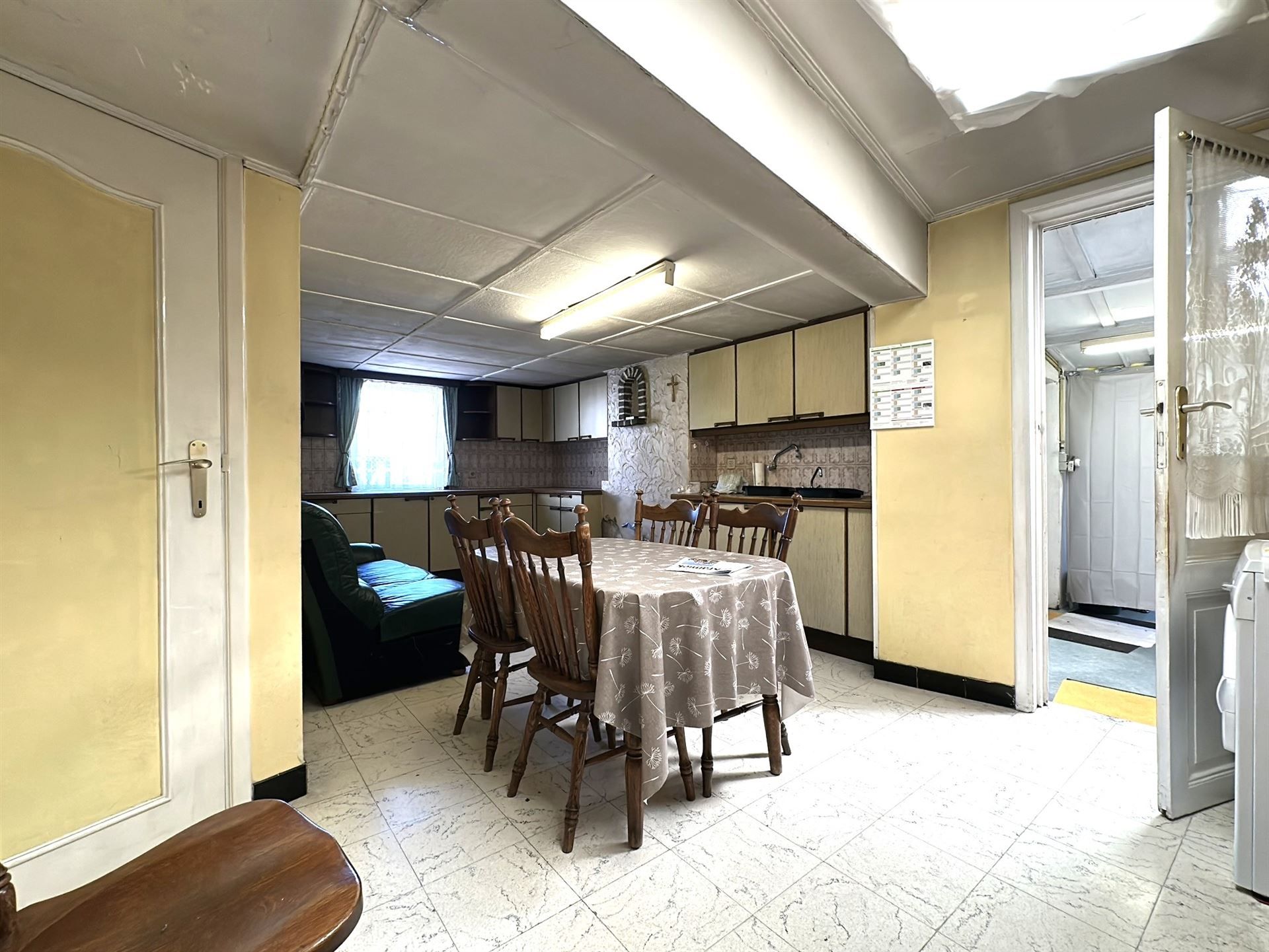 Te Renoveren Woning te Koop in Lebbeke foto 6