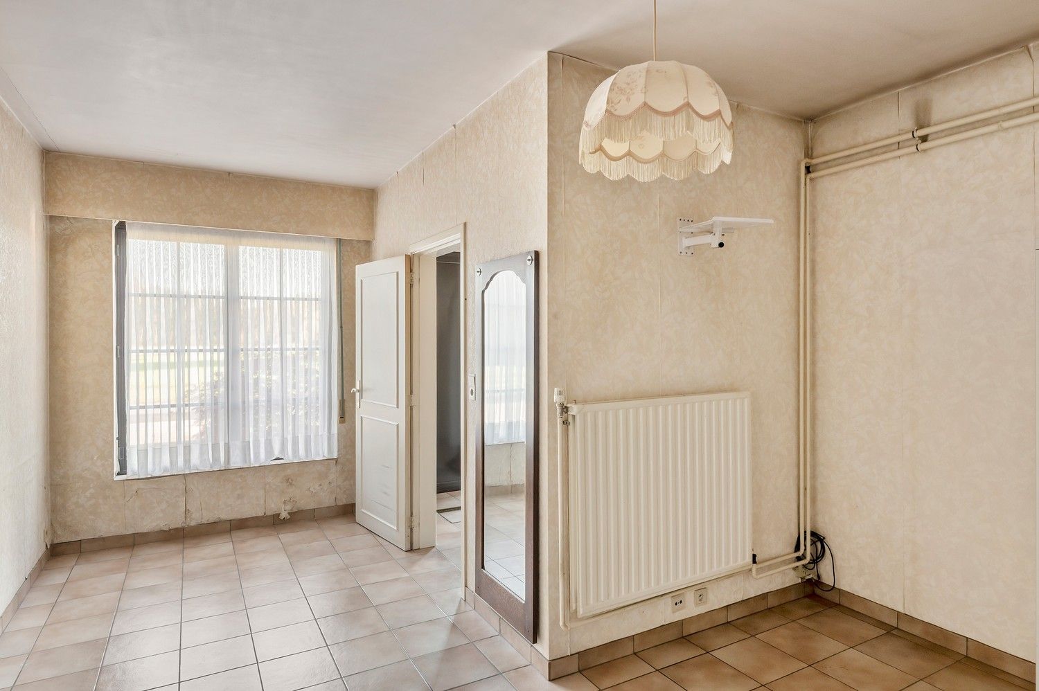 Ruime open bebouwing met loods en garages op ca. 1,7 ha – landelijke ligging in agrarisch gebied. foto 13