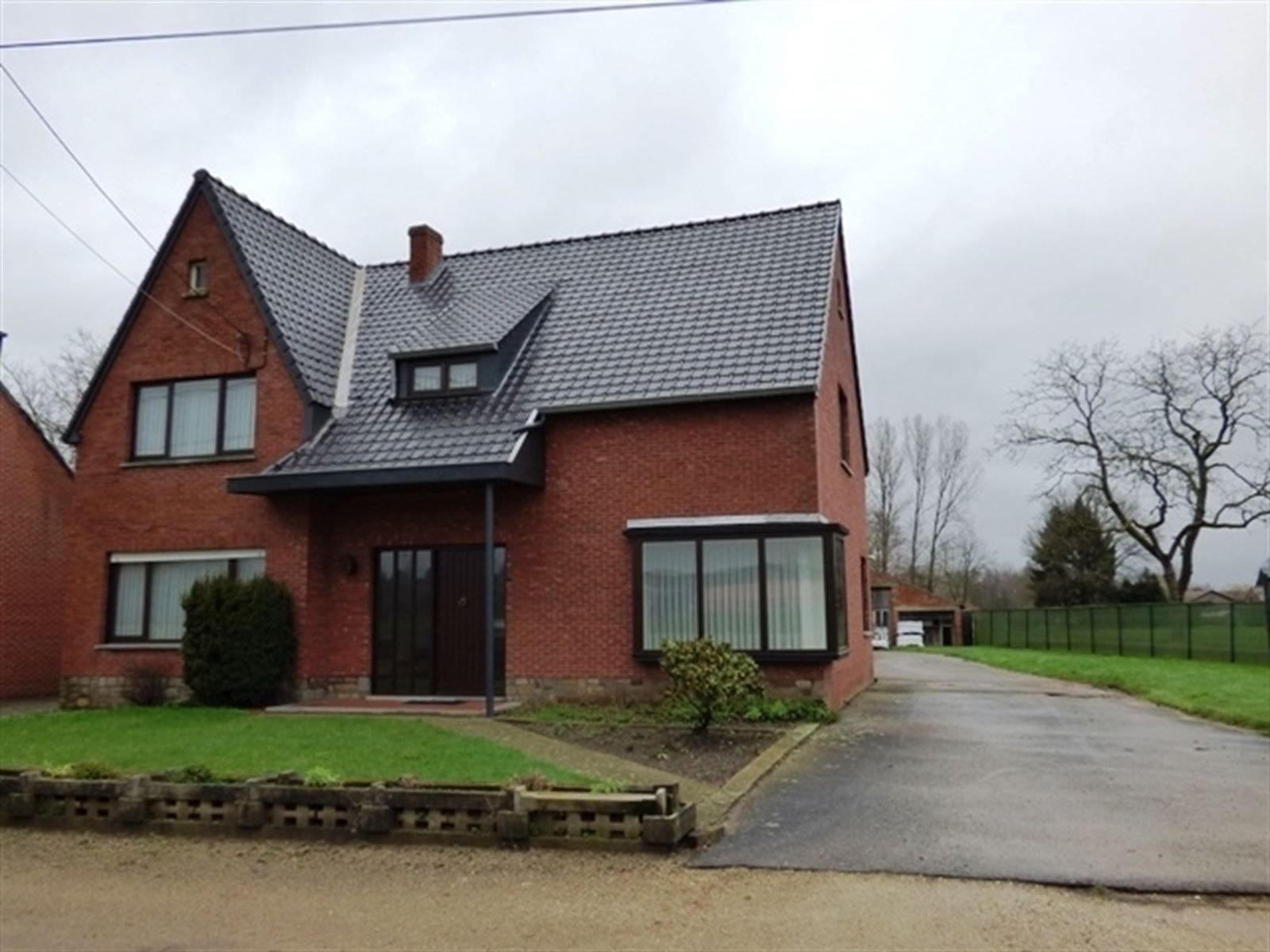 Huis foto {{pictureIndex}}