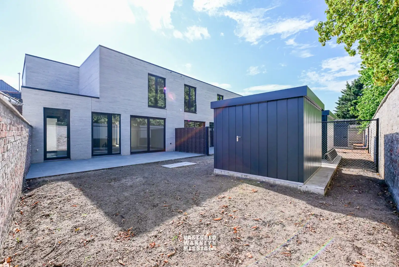 Moderne energiezuinige halfopen woning met 3 slaapkamers, tuin en carport foto 4