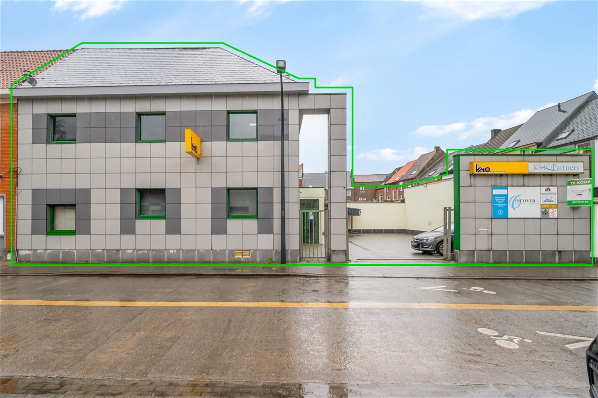 Kantoorgebouw met bruikbare vloeroppervlakte van 900m² en vijf parkeerplaatsen te Aalst foto 2