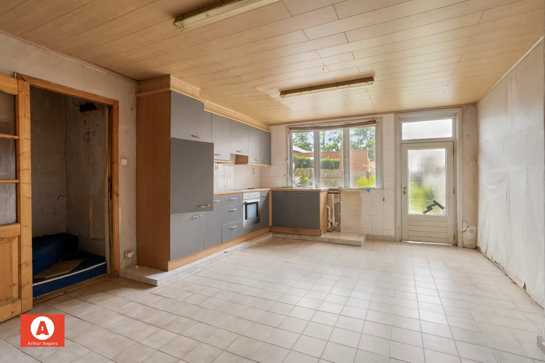 Te renoveren woning nabij het centrum van Opwijk foto 9