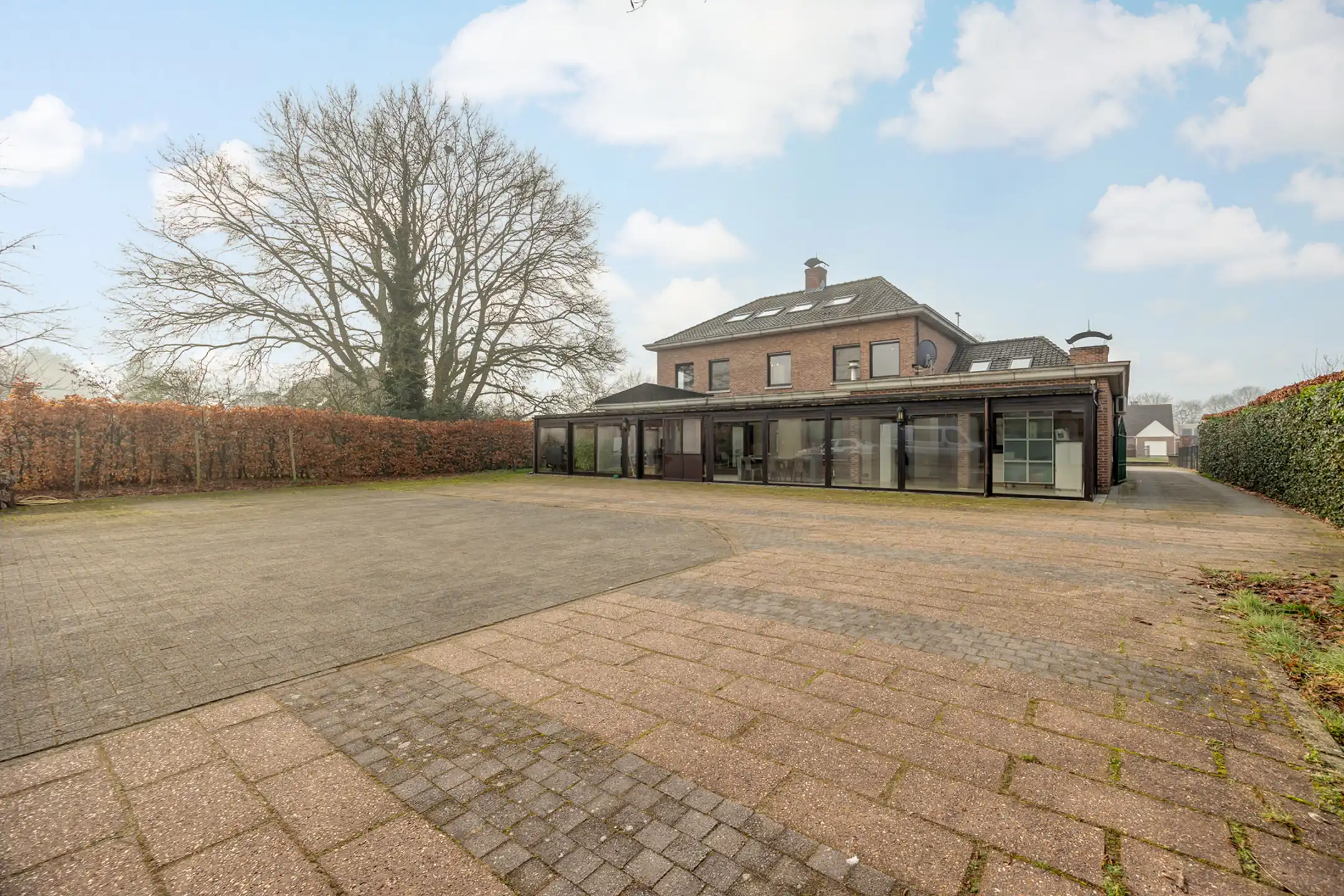 Ruime woning met 4-5 slpks en grote bureauruimte te Turnhout foto 32