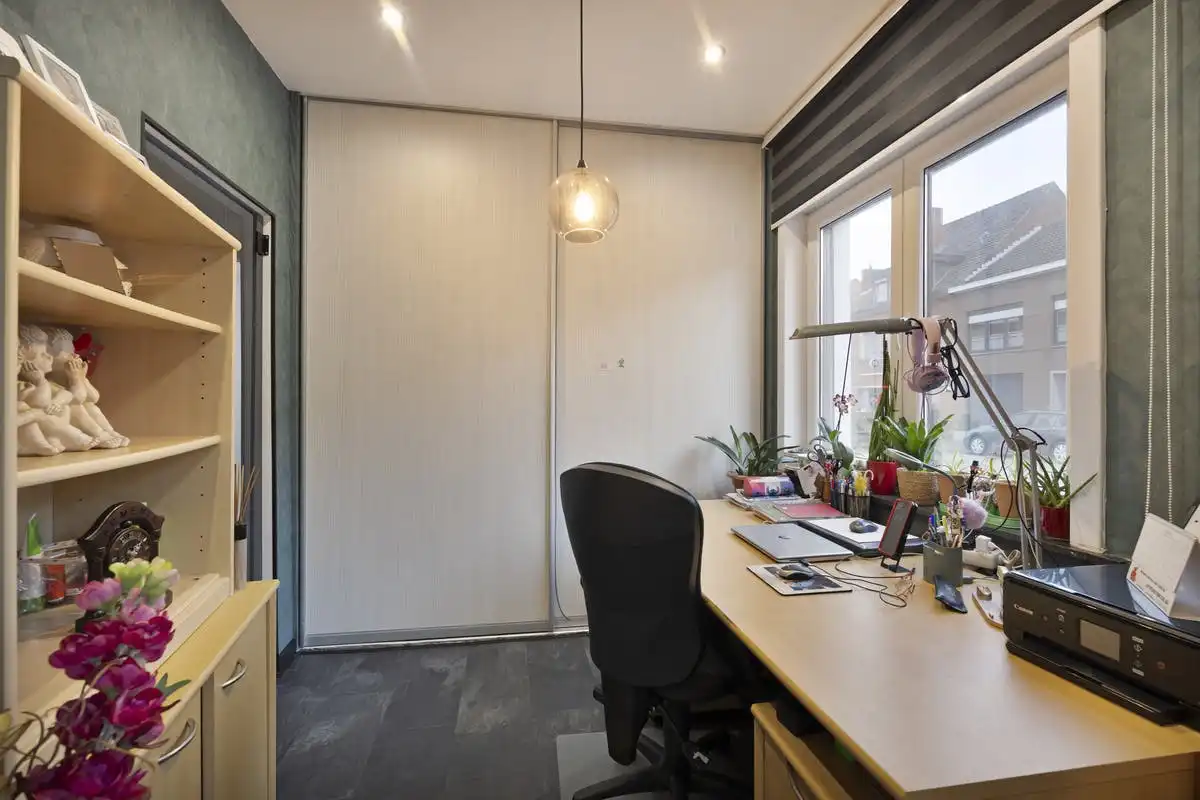 Modern halfopen huis te koop in Tongeren foto 10