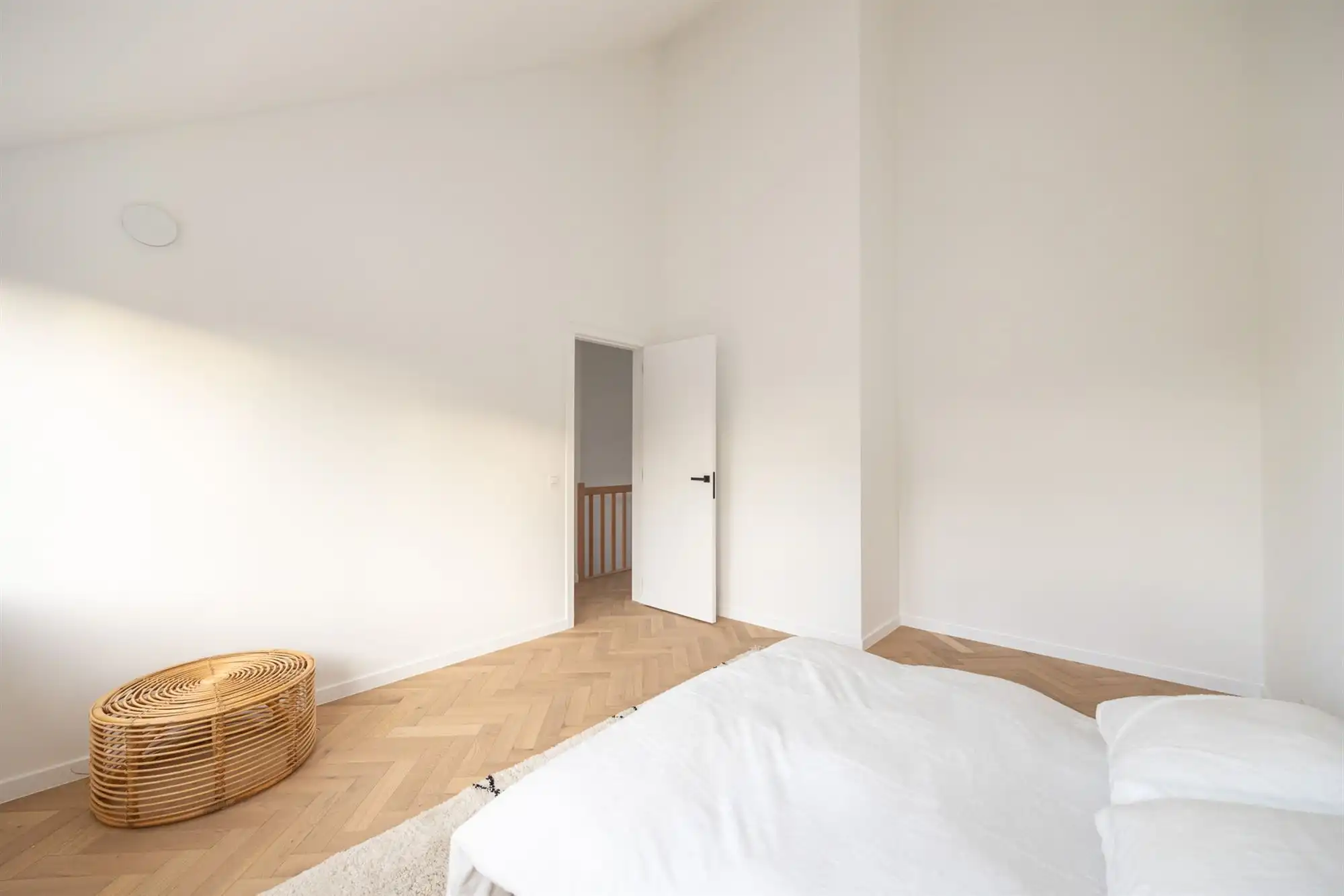 Nieuwbouwwoning met vier slaapkamers en tuin foto 26