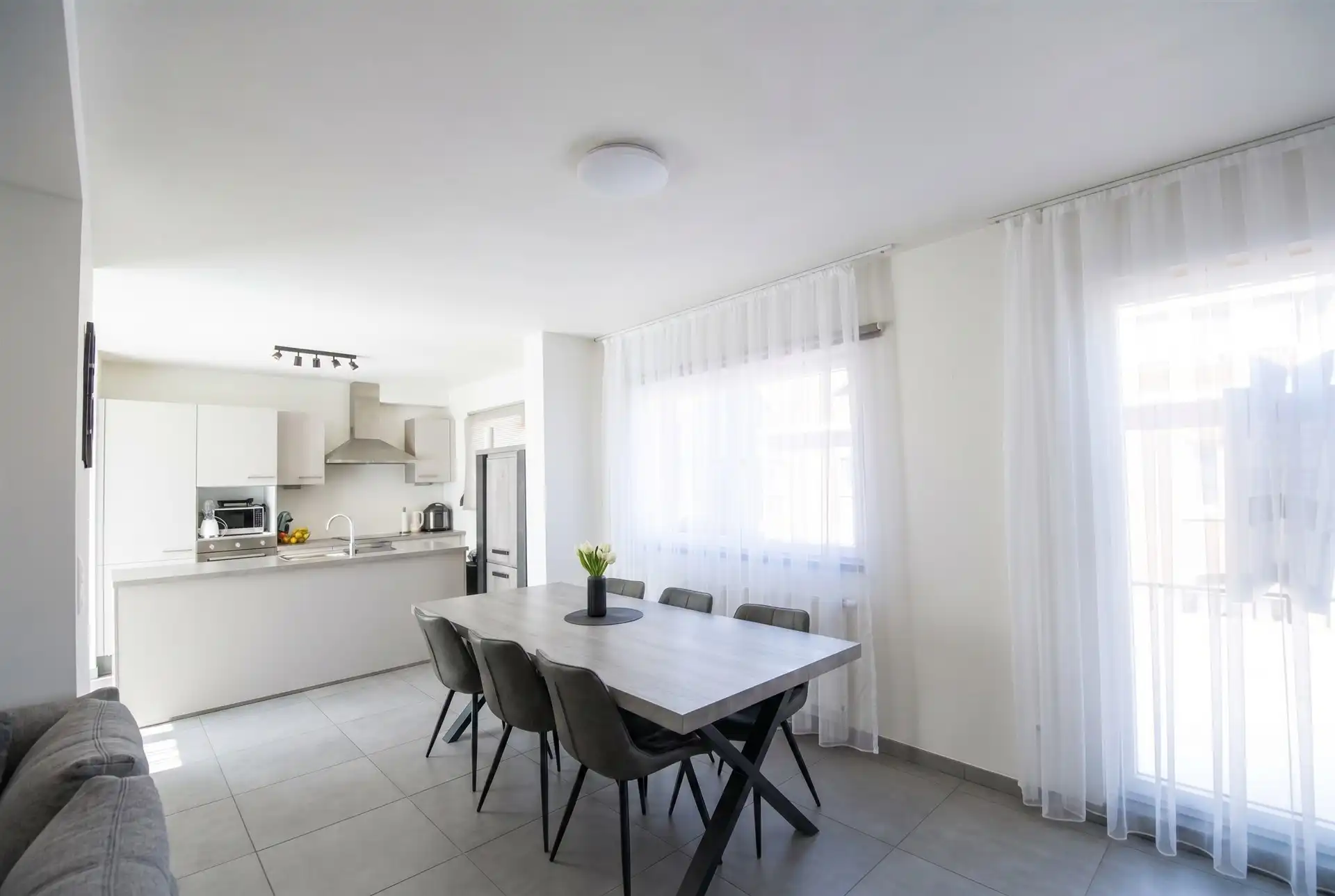 Appartement met twee slaapkamers in Sint-Niklaas  foto 3
