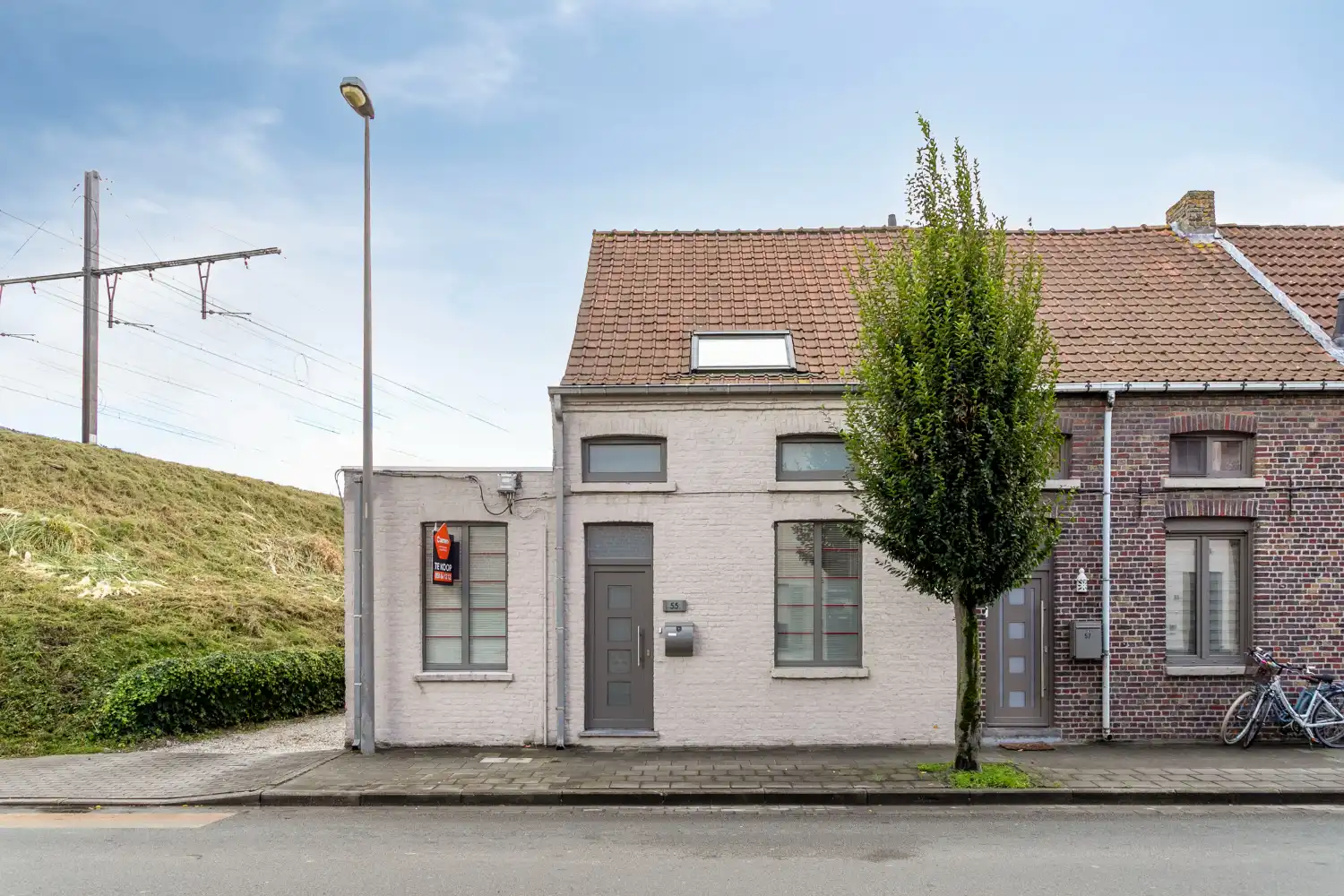 Charmante halfopen woning te koop in Oostkamp - Perfect voor wie een instapklare woning zoekt in een centrale omgeving! foto 10