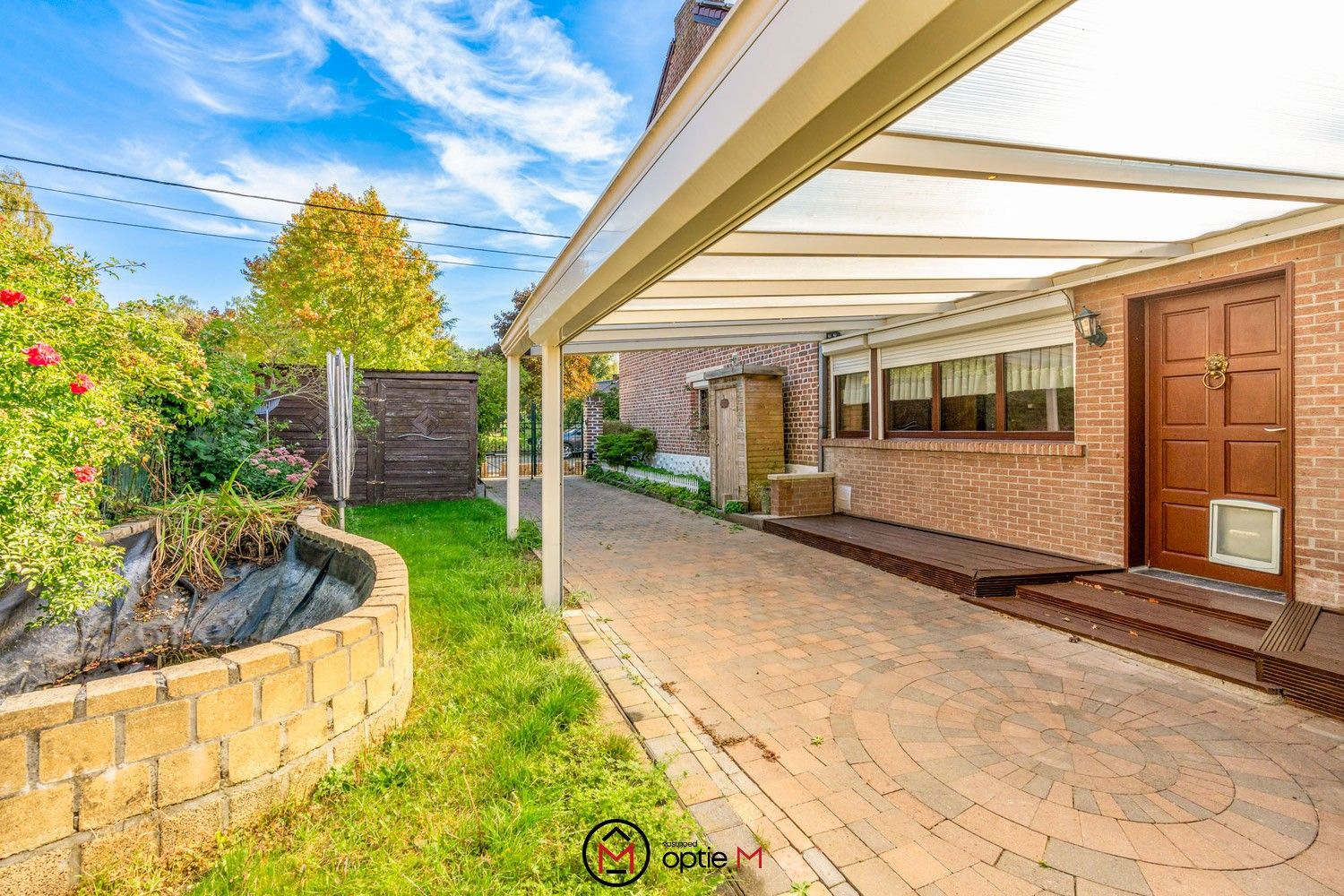 Ruime woning met garage en zonnepanelen foto 4