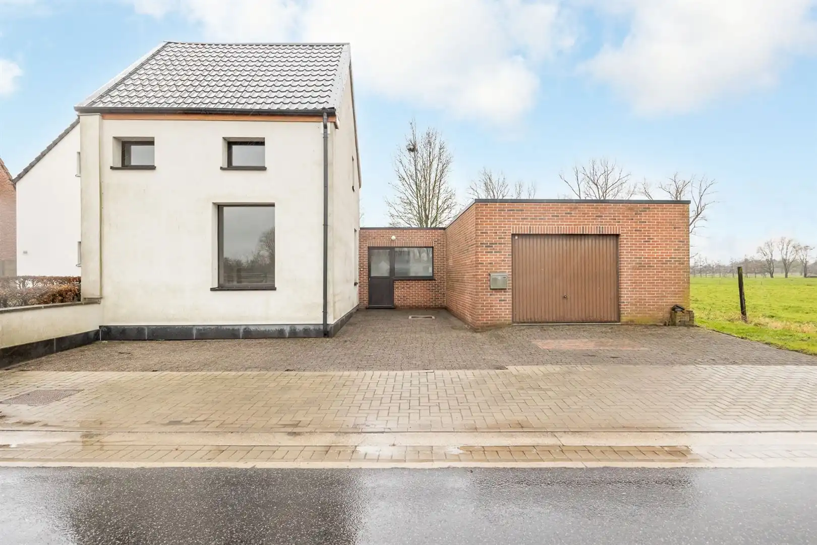 Hoofdfoto van de publicatie: Instapklare HOB, pas gerenoveerd!