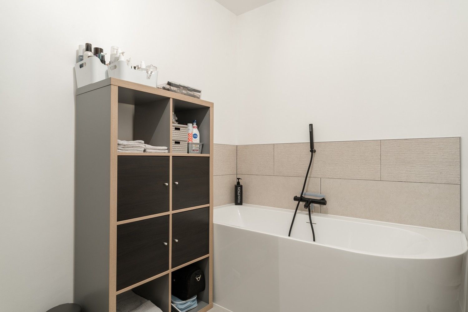 Ruim en volledig gerenoveerd 3 slaapkamer appartement foto 17