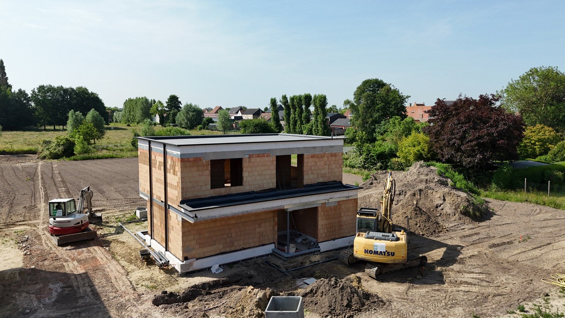 Rustig gelegen alleenstaande nieuwbouwwoning met 3 slaapkamers en prachtig zicht op de velden te Gistel  foto {{pictureIndex}}