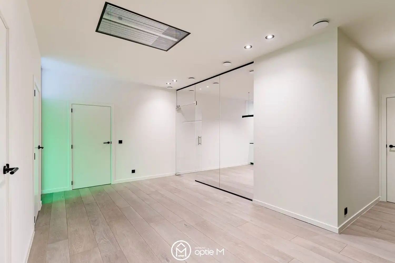 Moderne bedrijfsunit met unieke kantoren in Heusden foto 10