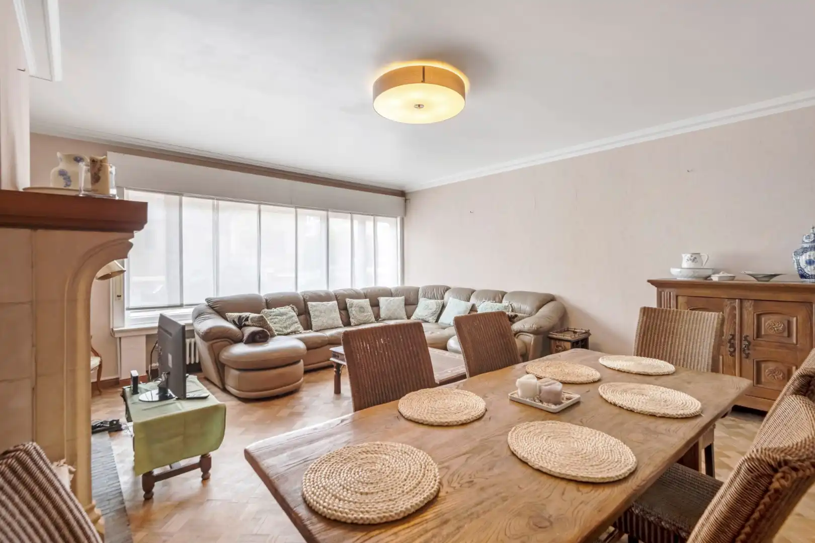 Ruim gelijkvloersappartement met 7,5m gevelbreedte en met binnenkoer 50m² gelegen vlakbij de Dumortierlaan foto 3