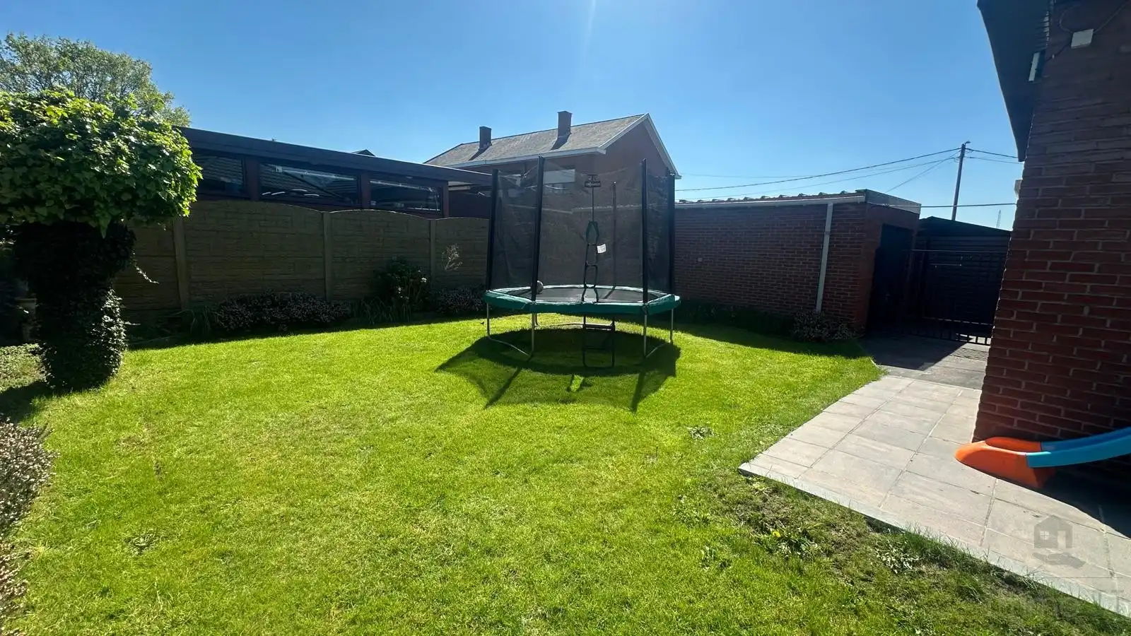 Gelijkvloerse woning met 3 slaapkamers, tuin en garage foto 13