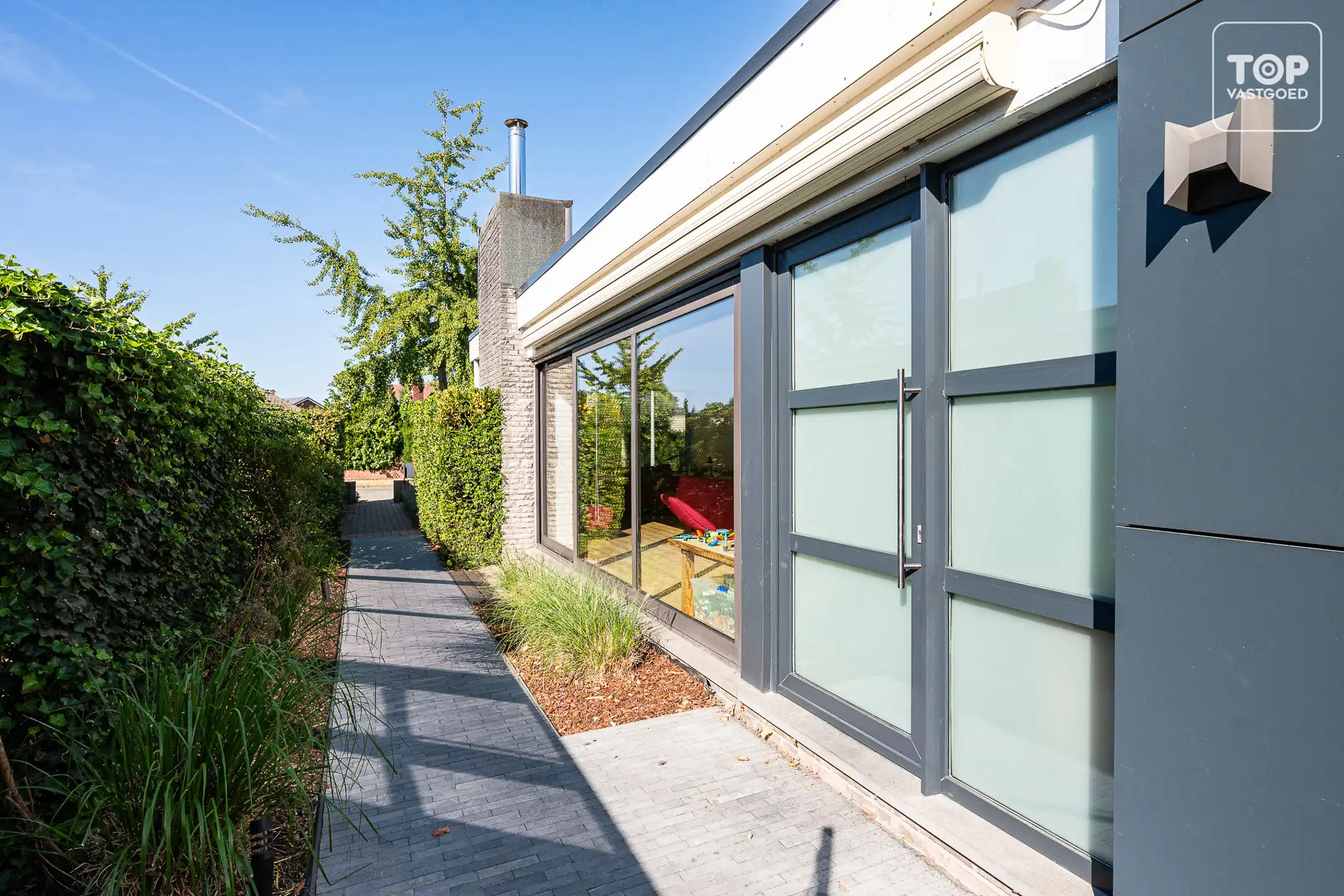 Gerenoveerde woning in een rustige buurt foto 22