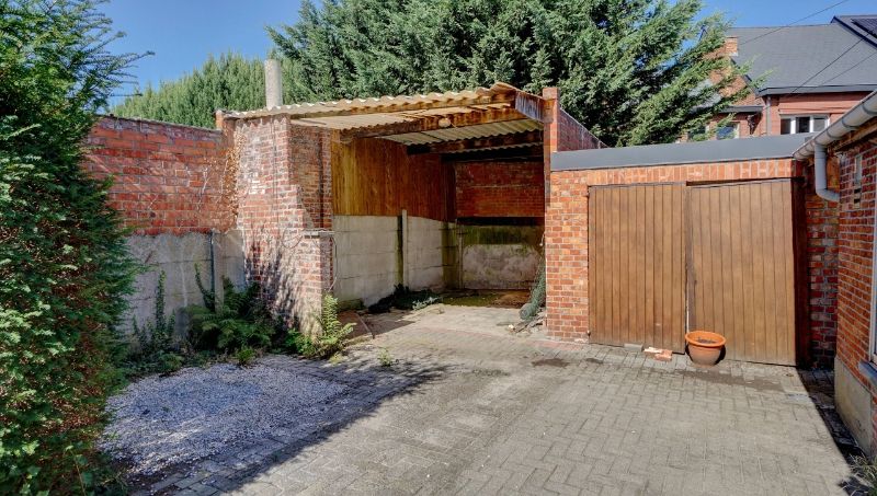 Te renoveren woonhuis van 140m² in half-open-bebouwing met tuin op 3 are 53 ca foto 3