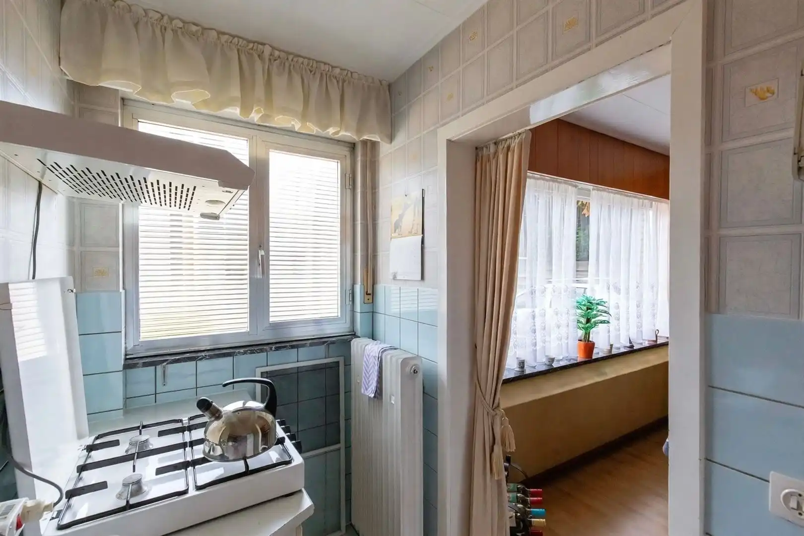 Gelijkvloersappartement met naastgelegen garage foto 6