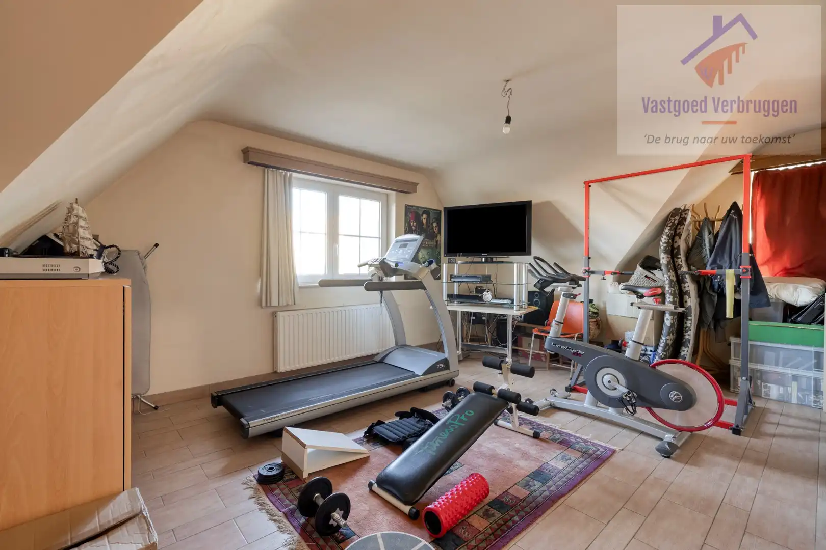 Open bebouwing met 4 slaapkamers en ruime tuin foto 19