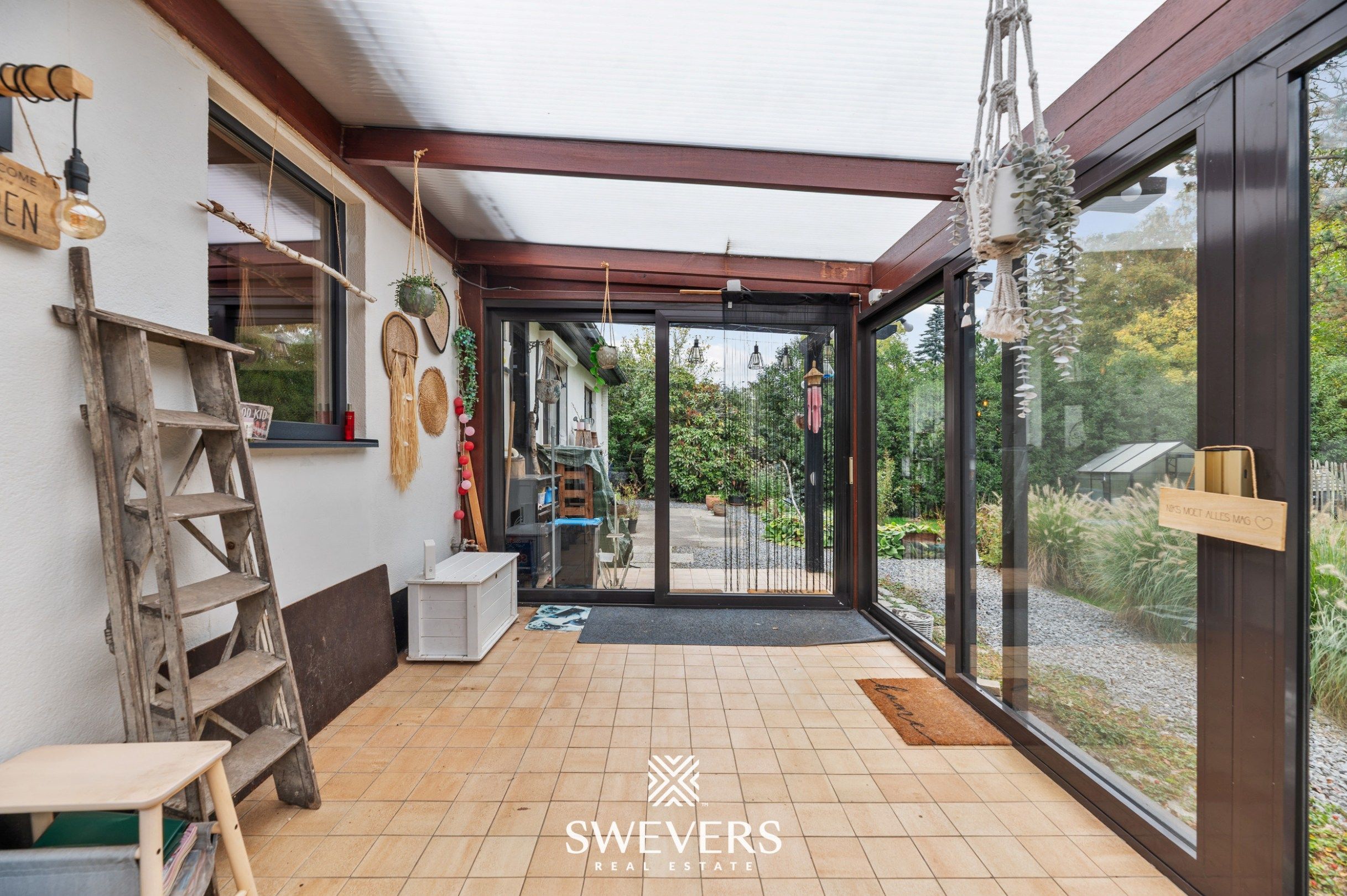 Gerenoveerde gelijkvloerse bungalow op prachtig perceel in het groen (11a 17ca) foto 11