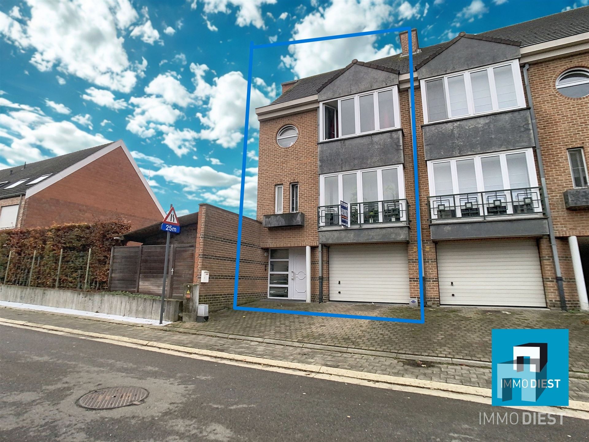 Fraaie bel-étage woning met garage in de stadsrand foto 2