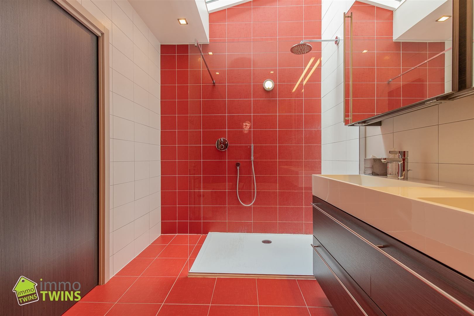 Veelzijdige woning met commerciële ruimte in hartje Zogge foto 11