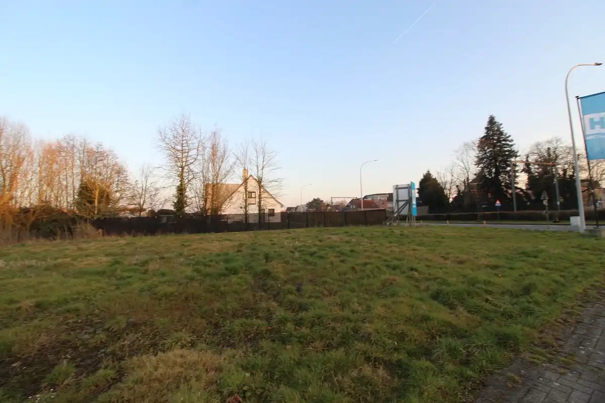 Bouwgrond met veel mogelijkheden te koop Roeselare foto 3