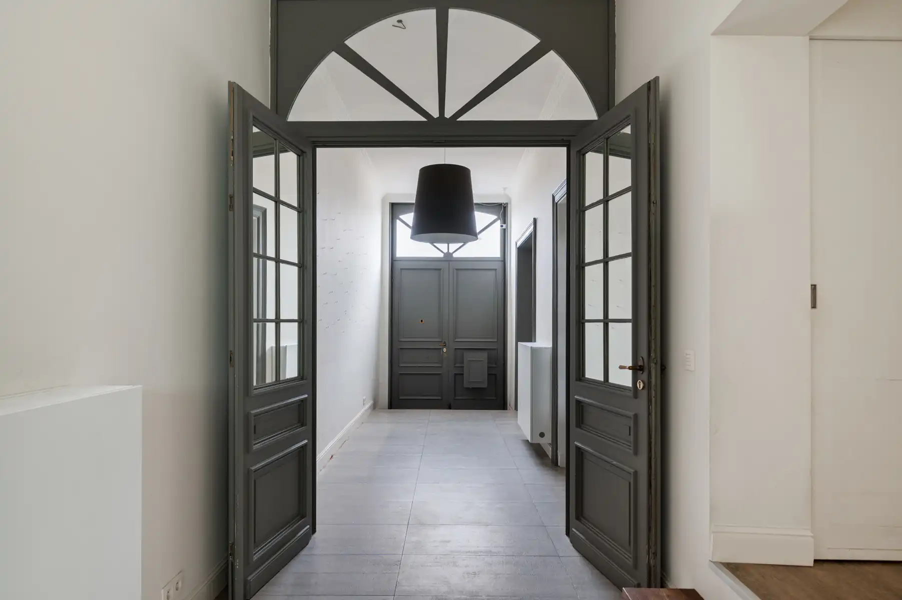 Karaktervolle herenwoning met tuin, koetshuis en veel ruimte foto 2