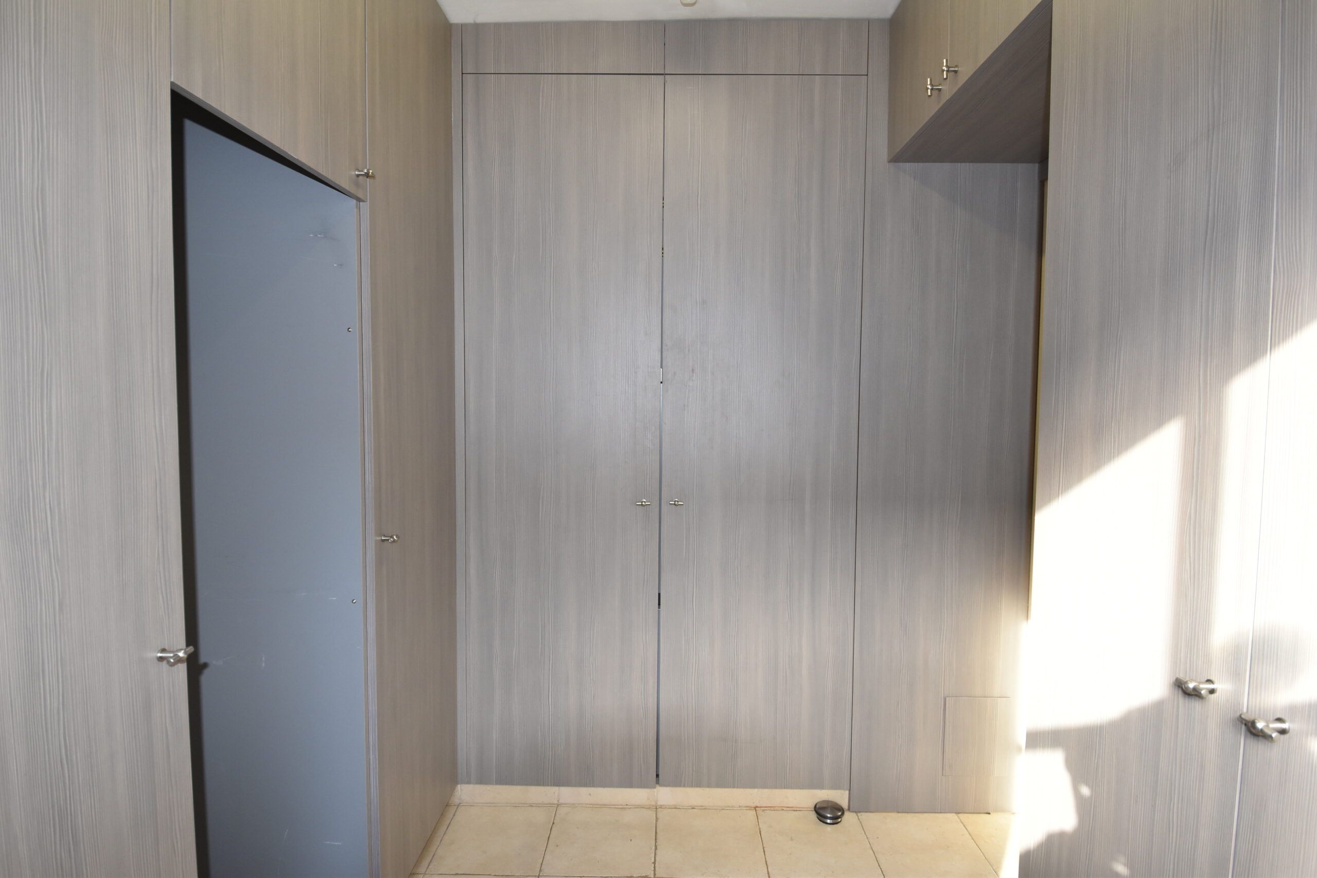 Landhuis met bijgebouw (kantoor+garage) in Moerbeke foto 7