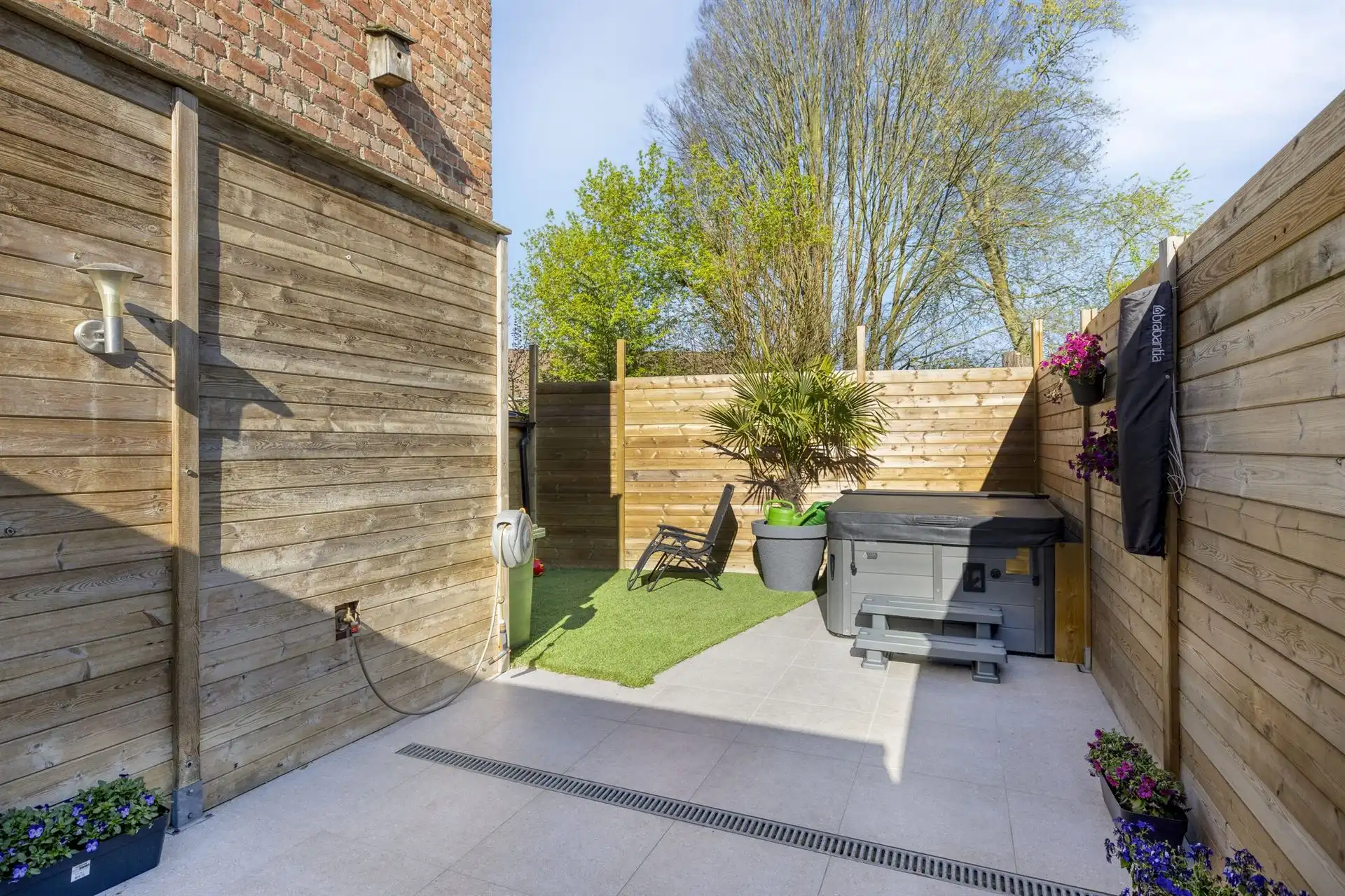 Ruime woning met handelsruimte(57m²)en opslagruimte(462m²). foto 21